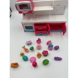 Shopkins Chef Club Hot Spot Kitchen Playset with 17 Figures Pink White Microwave